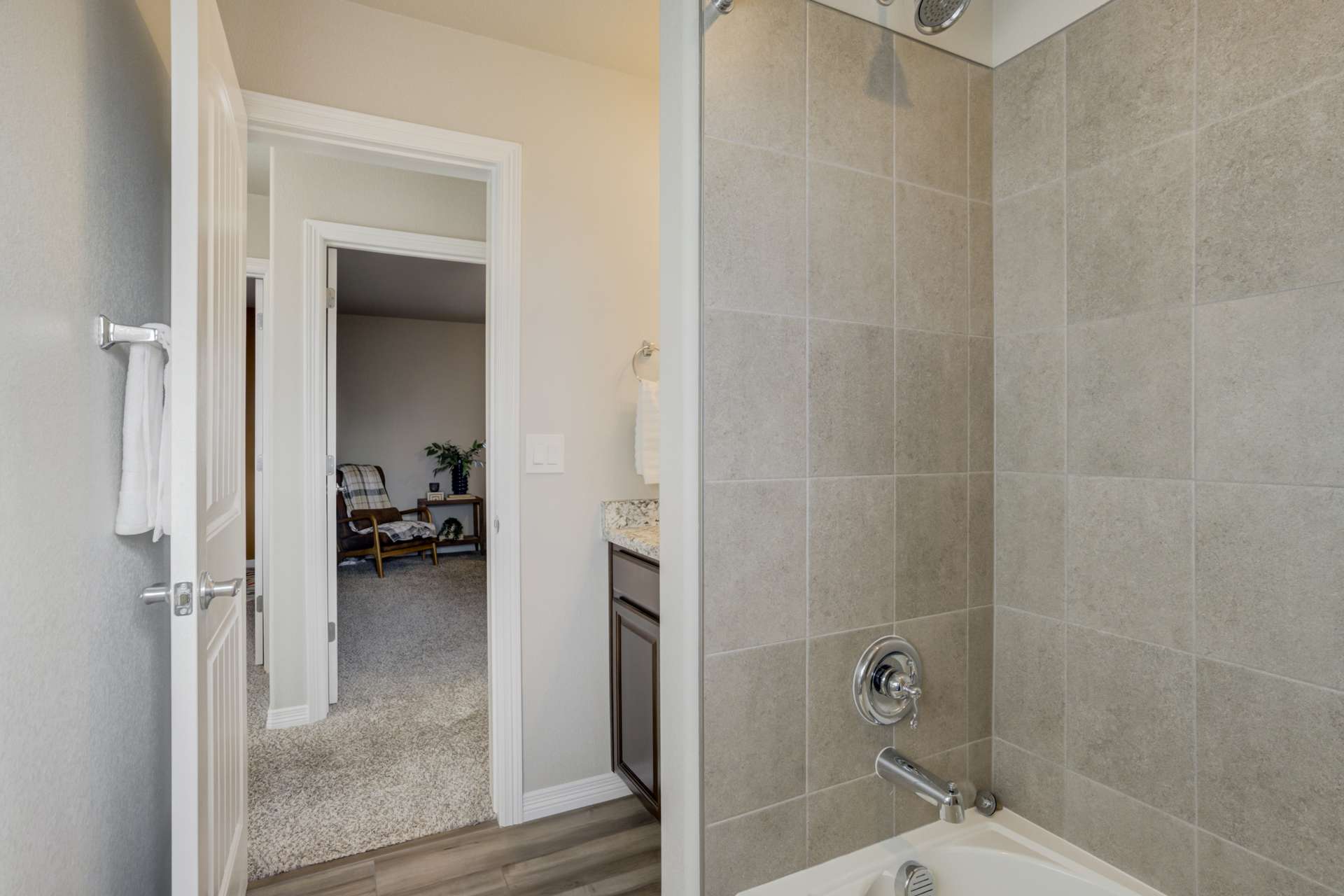 5338 Kingscote Dr-0041